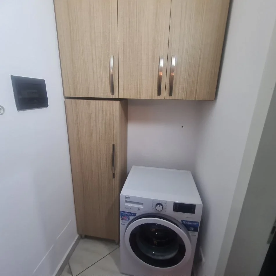 Tirane, shes apartament 2+1+Ballkon Kati 3, 70 m² 90.000 € (Restorant Fresku))