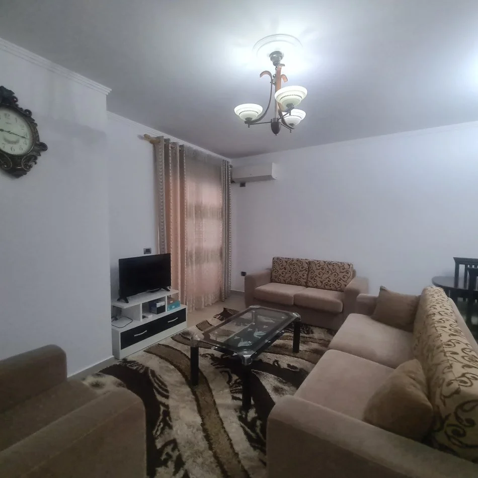 Tirane, jap me qera apartament 2+1 Kati 3, 93 m² 350 € (Fresk, rruga e Dajtit)