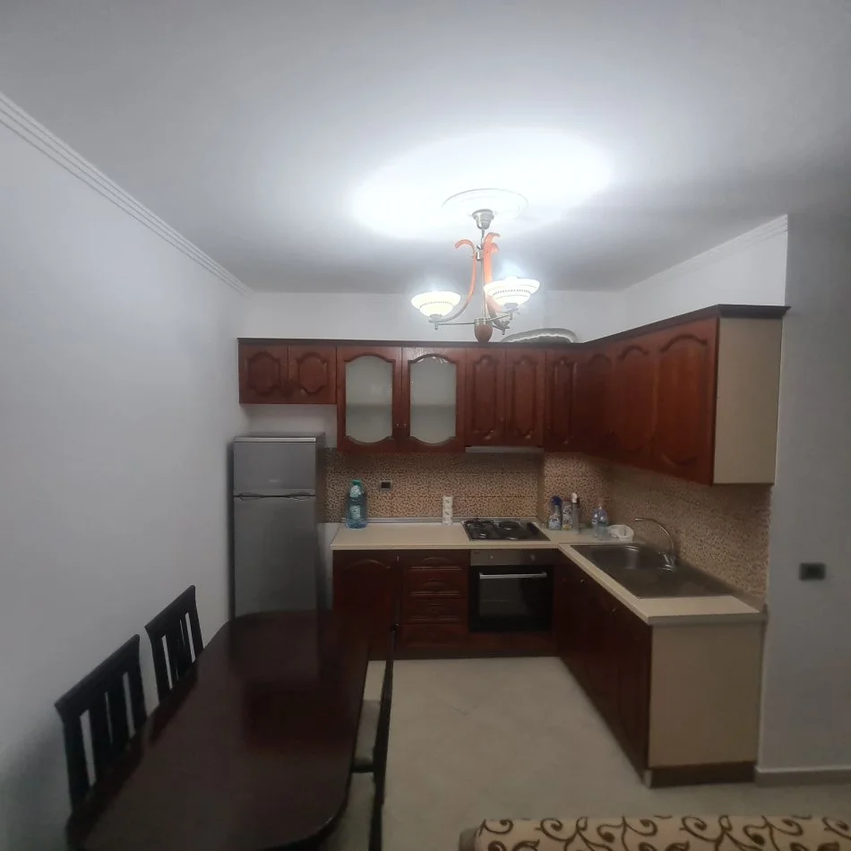 Tirane, jap me qera apartament 2+1 Kati 3, 93 m² 350 € (Fresk, rruga e Dajtit)