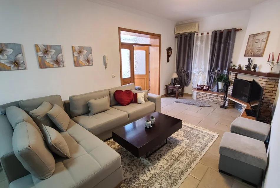 Tirane, jepet me qera apartament 2+1 Kati 3, 100 m² 620 € (Rruga Qemal Stafa)