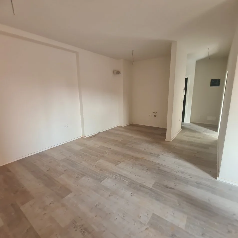 Golden Park 3, shes 2+1+Ballkon Kati 9, 105 m2 (Spitali Amerikan 3)