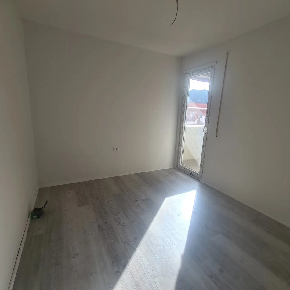 Golden Park 3, shes 2+1+Ballkon Kati 9, 105 m2 (Spitali Amerikan 3)