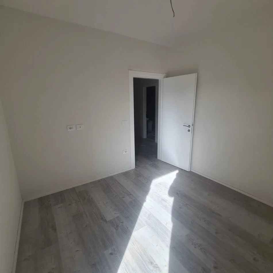 Golden Park 3, shes 2+1+Ballkon Kati 9, 105 m2 (Spitali Amerikan 3)