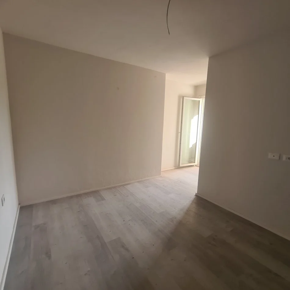 Golden Park 3, shes 2+1+Ballkon Kati 9, 105 m2 (Spitali Amerikan 3)