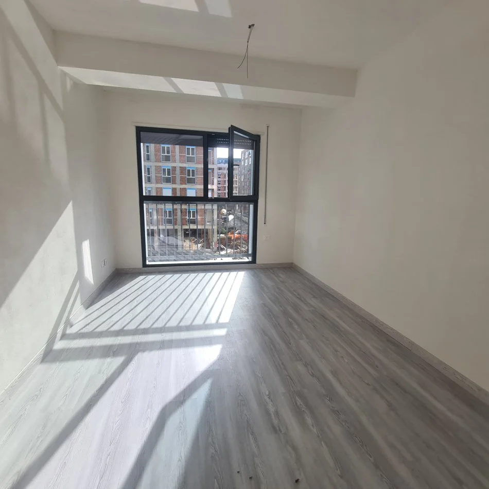 BULEVARDI I RI, jepet 2+1 e mobiluar per zyra,Kati 3, 106 m² (REZIDENCA ELBAVO)