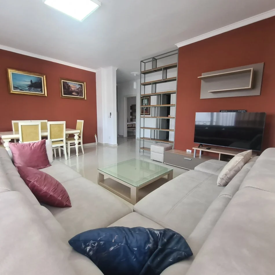 Tirane, jap me qera apartament+parkim | 2+1+dhome gatimi me vete, Kati 2, 145 m² 700 € (KOPSHTI BOTANIK)