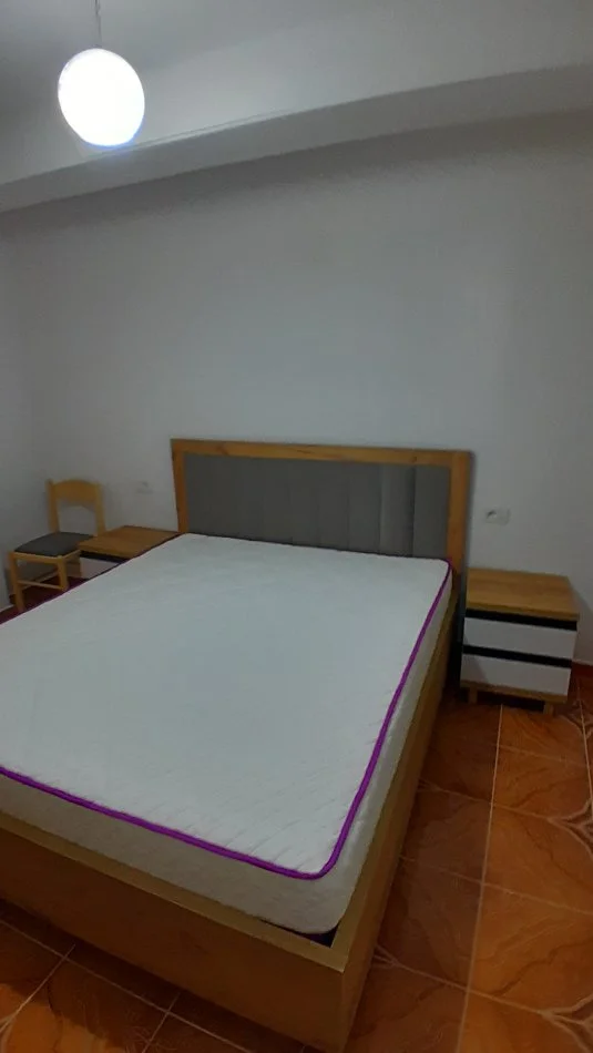 Tirane, jepet me qera apartament 2+1 Kati 1, 76 m² 400 € (Rr. Fuat Toptani prane Hotel Dea)