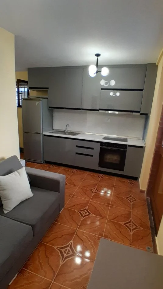 Tirane, jepet me qera apartament 2+1 Kati 1, 76 m² 400 € (Rr. Fuat Toptani prane Hotel Dea)