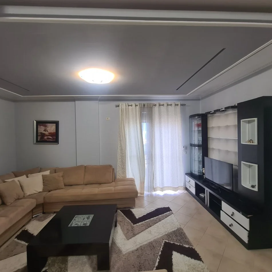 Jap2+1 te Kopshti Zoologjik, 110 m², 600 €/muaj (RrugaEduard Mano))