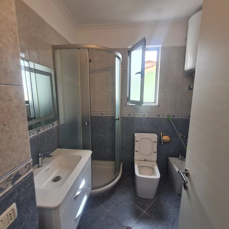 Jap2+1 te Kopshti Zoologjik, 110 m², 600 €/muaj (RrugaEduard Mano))