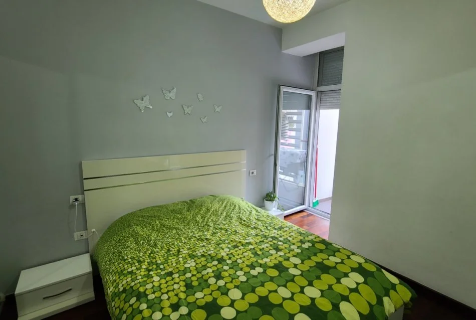 Tirane, jap me qera apartament 1+1+Ballkon , 64 m² 800 € (Rruga Tish Dahia)