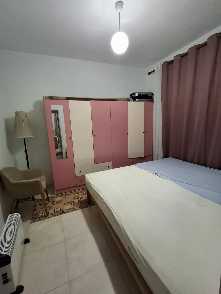 Tirane, jepet me qera apartament 1+1 Kati 1, 55 m² 260 € (Sauk)