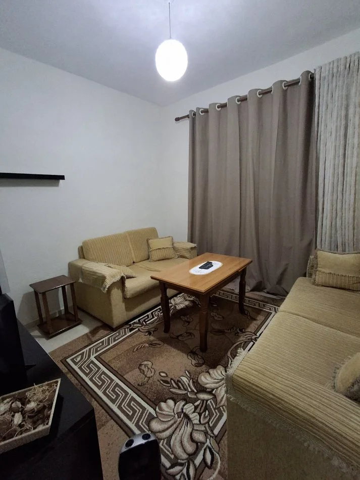 Tirane, jepet me qera apartament 1+1 Kati 1, 55 m² 260 € (Sauk)