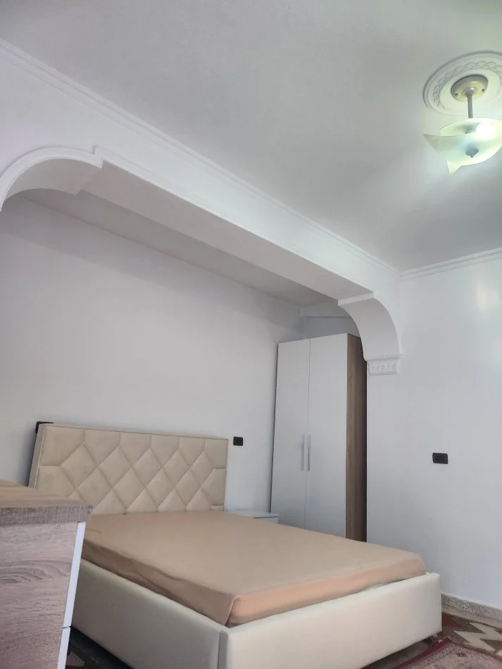 Tirane, jepet me qera apartament 2+1 Kati 2, 115 m² 700 €