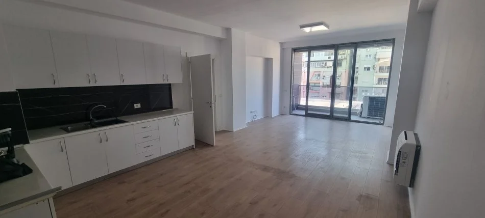 Jepet me qera 2+1 Kati 4, 117 m² 1.250 € (Janos hunyadi)
