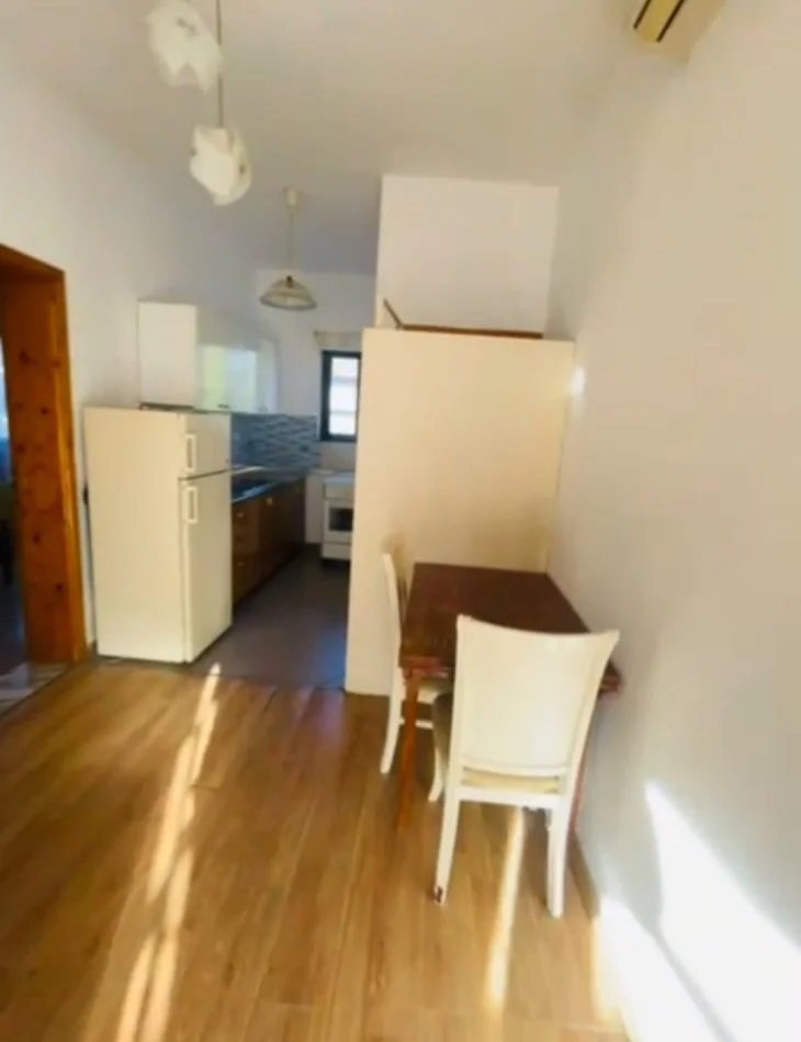 Tirane, jepet me qera shtepi 1+1 Kati 2, 40 m² 330 € (S)