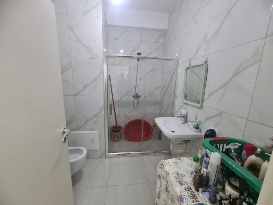 Tirane, jepet me qera apartament 2+1+Ballkon Kati 2, 87 m² 500 € (KOMPLEKSI MANGALEM)