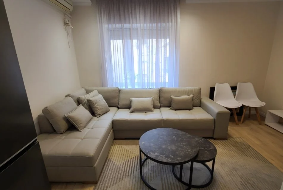 Tirane, jepet me qera apartament 2+1 Kati 7, 100 m² 800 € (Rruga Myslym Shyri)