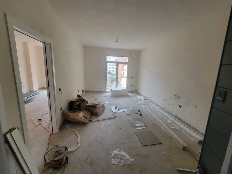 Tirane, shitet apartament 1+1+Ballkon Kati 2, 70 m² 110.000 € (Rruga 5 Maj)