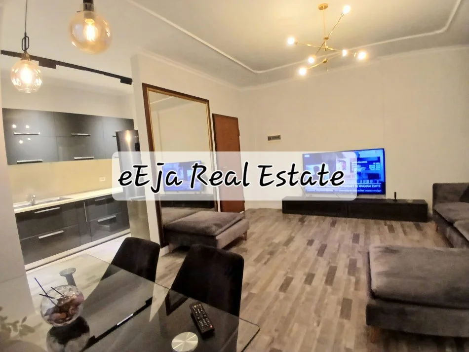 Tirane, shitet apartament 2+1+Ballkon Kati 4, 102 m² 250.000 € (Eduar mano)