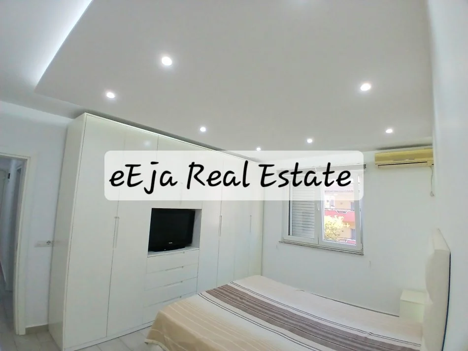 Tirane, shitet apartament 2+1+Ballkon Kati 3, 75 m² 158.000 € (Rruga e kavajes)