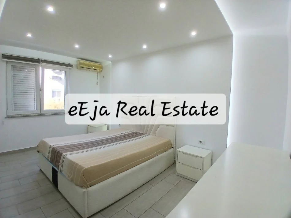 Tirane, shitet apartament 2+1+Ballkon Kati 3, 75 m² 158.000 € (Rruga e kavajes)