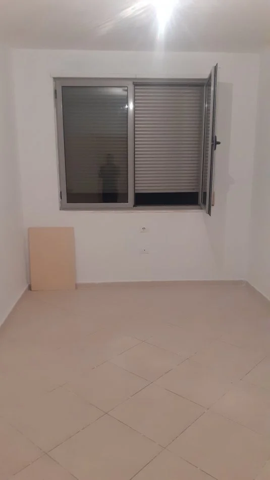 Tirane, shitet apartament 2+1+Ballkon (ne Astir), shitet edhe me KREDI