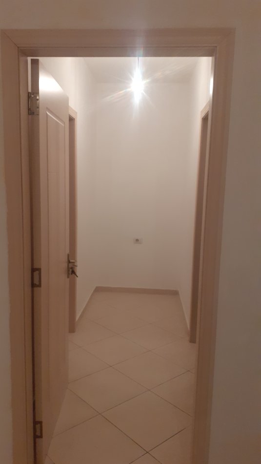 Tirane, shitet apartament 2+1+Ballkon (ne Astir), shitet edhe me KREDI