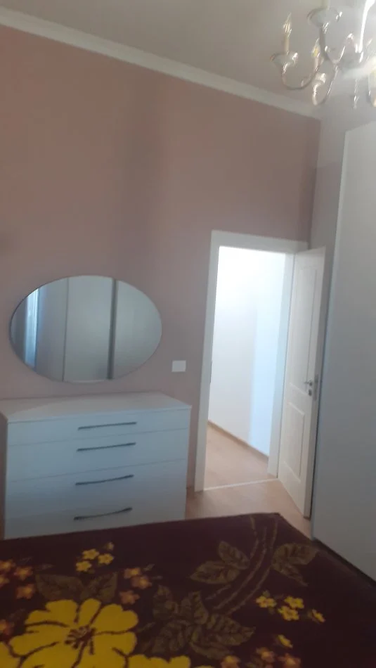 Tirane, jepet me qera apartament 2+1+Ballkon Kati 8, 98 m² 400 € (Ne Astir)