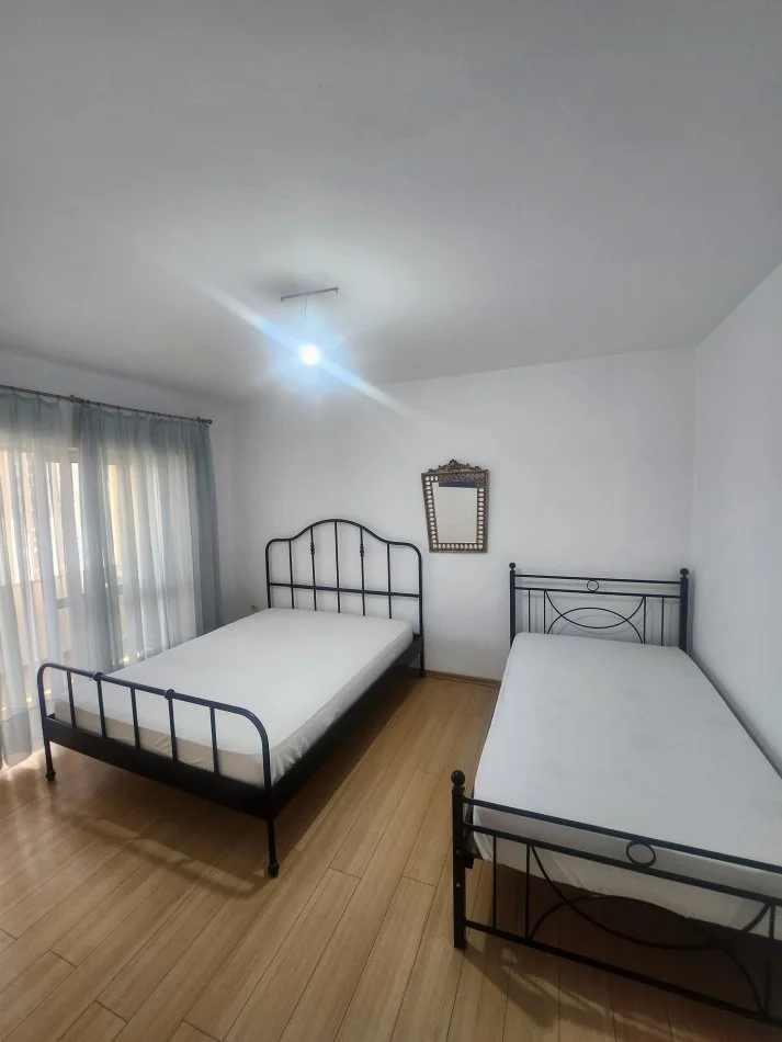 Jepet apartament me qira 2+1+1 Stadiumi Dinamo 600€