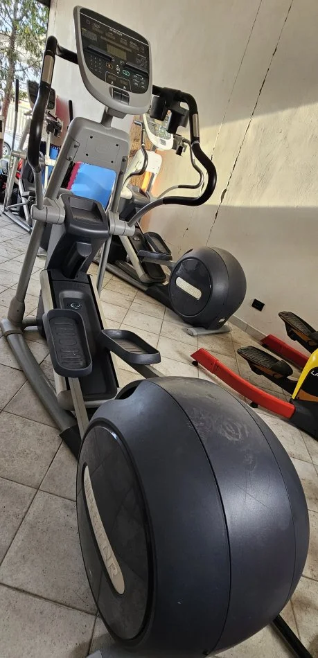 Tirane, okazion Shiten pajisje professionale sportive per palester fitness dhe arte marciale