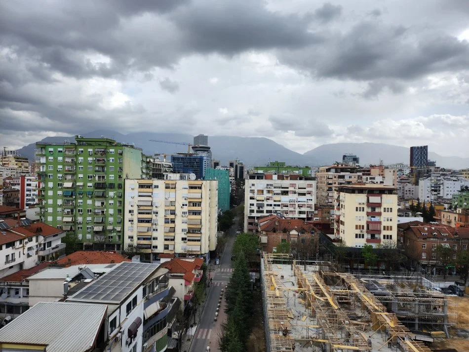 Tirane, jepet me qera apartament 3+1+Aneks+Ballkon , 245 m² 1.200 € (Rr.Pjeter Bogdani)