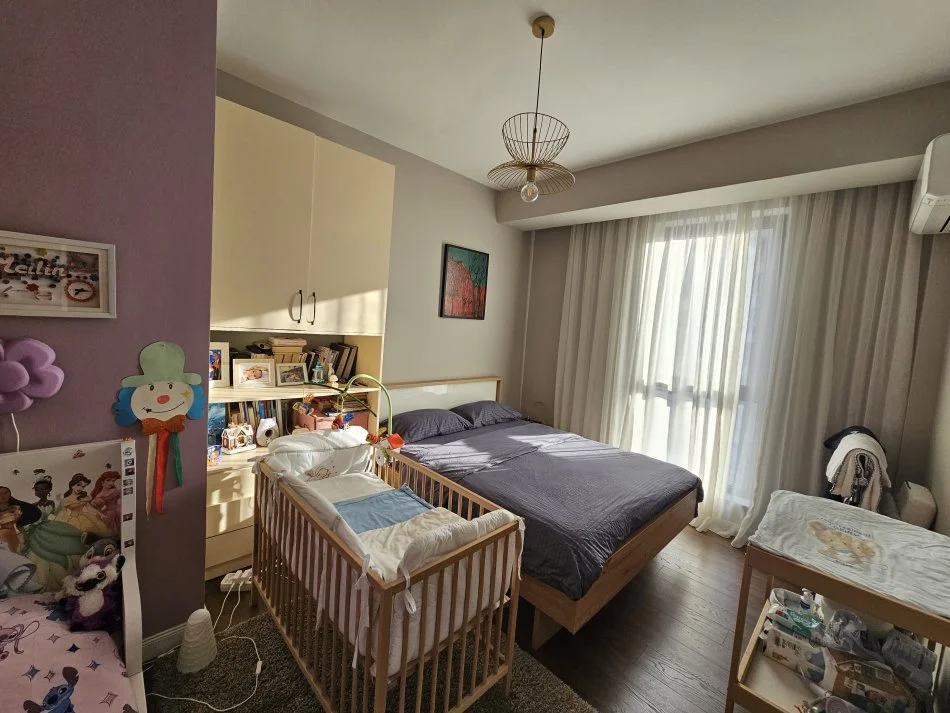 Tirane, shitet apartament 2+1+Ballkon Kati 3, 122 m² 318.000 € (Rruga Barrikadave)