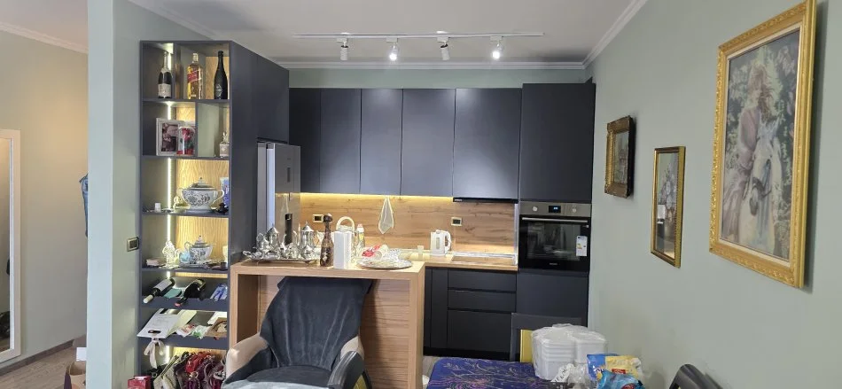 Tirane, shitet apartament 2+1 Kati 10, 93 m² 195.000 € (Rruga e Kavajes 1)