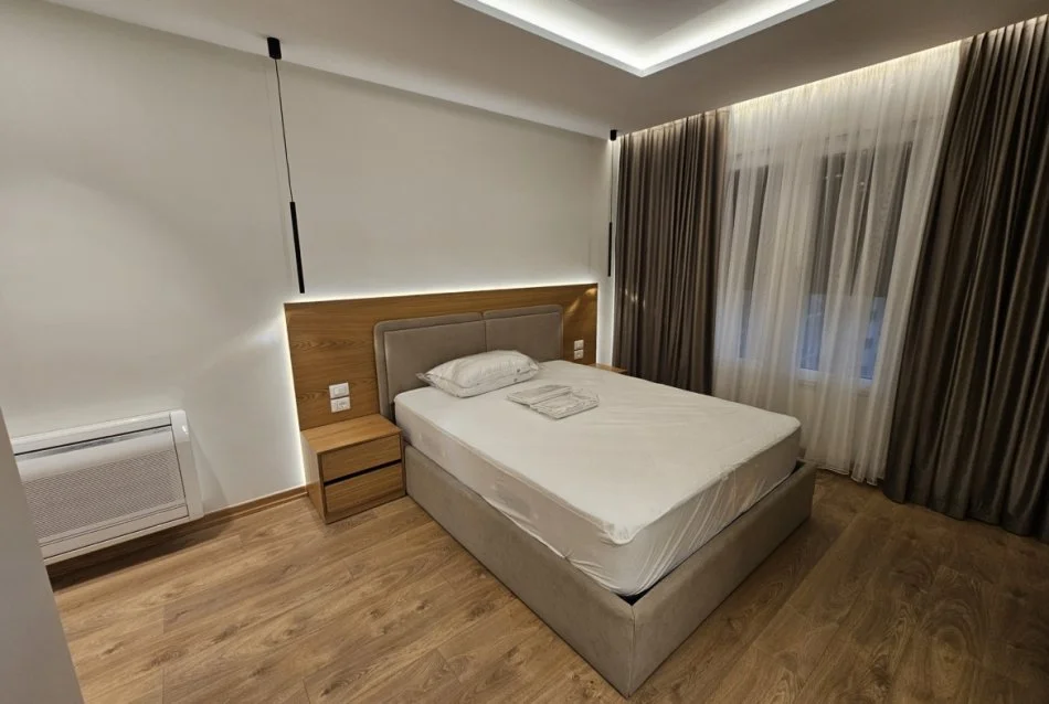 Tirane, jepet me qera apartament 2+1 Kati 2, 110 m² 1.000 € (Rruga Bilal Sina)