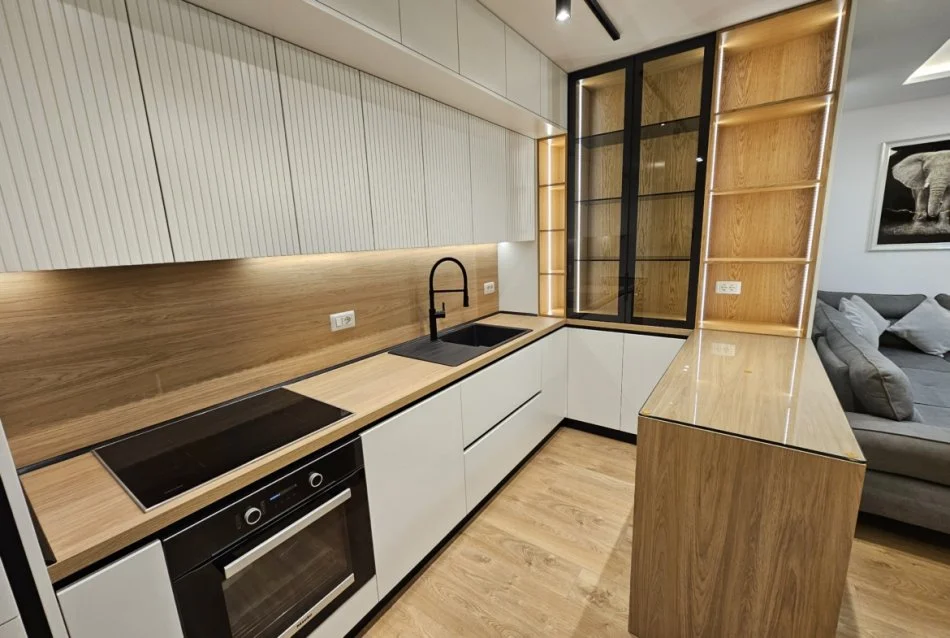 Tirane, jepet me qera apartament 2+1 Kati 2, 110 m² 1.000 € (Rruga Bilal Sina)