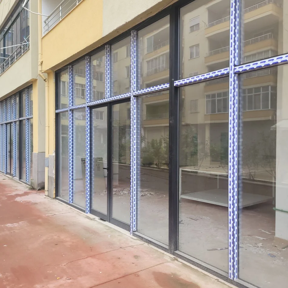 Tirane, shitet dyqan Kati 0, 330 m² (Astir) cmimi 2200 euro/m2