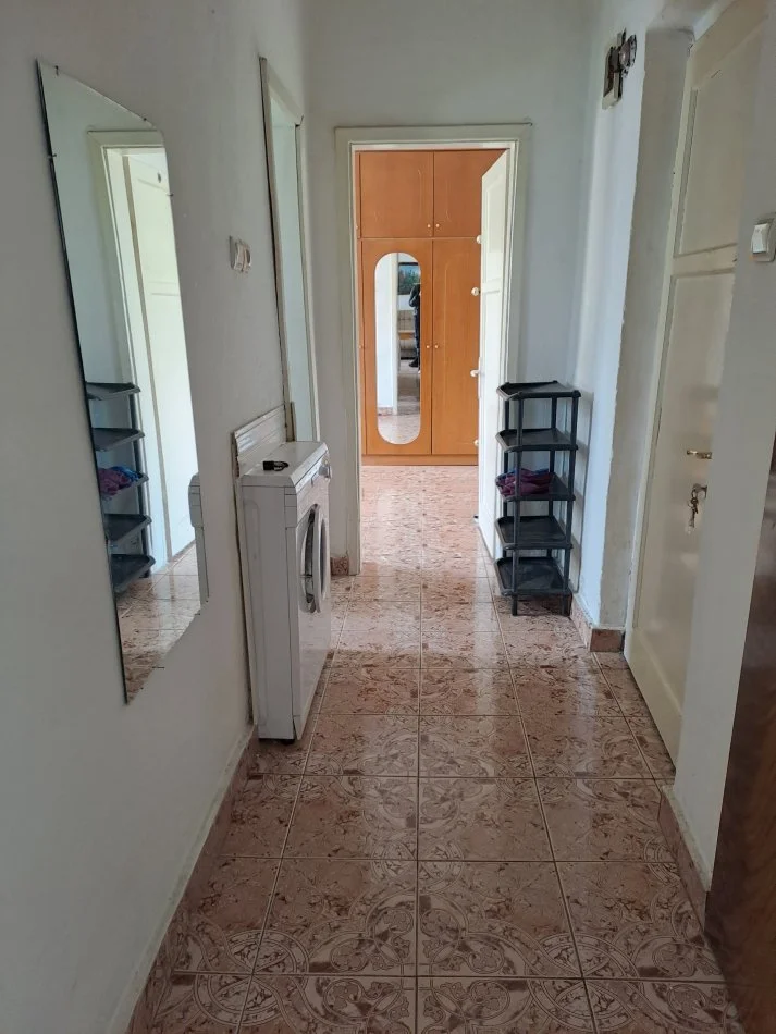 Korce, jap me qera apartament 1+1 Kati 4, 56 m² 160 € (Rruga 1 maj, Maliq)
