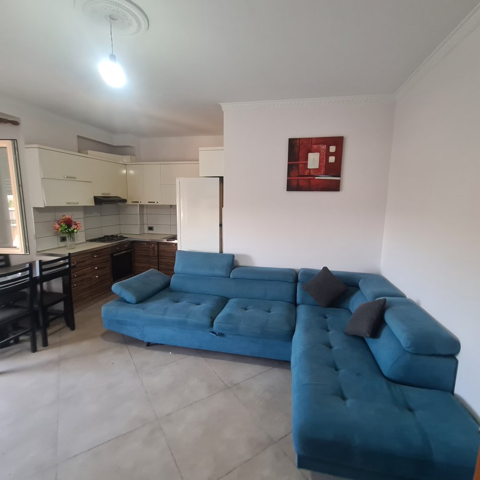 Tirane, jap me qera apartament 2+1+Ballkon Kati 3, 98 m² 350 € (Fresk)