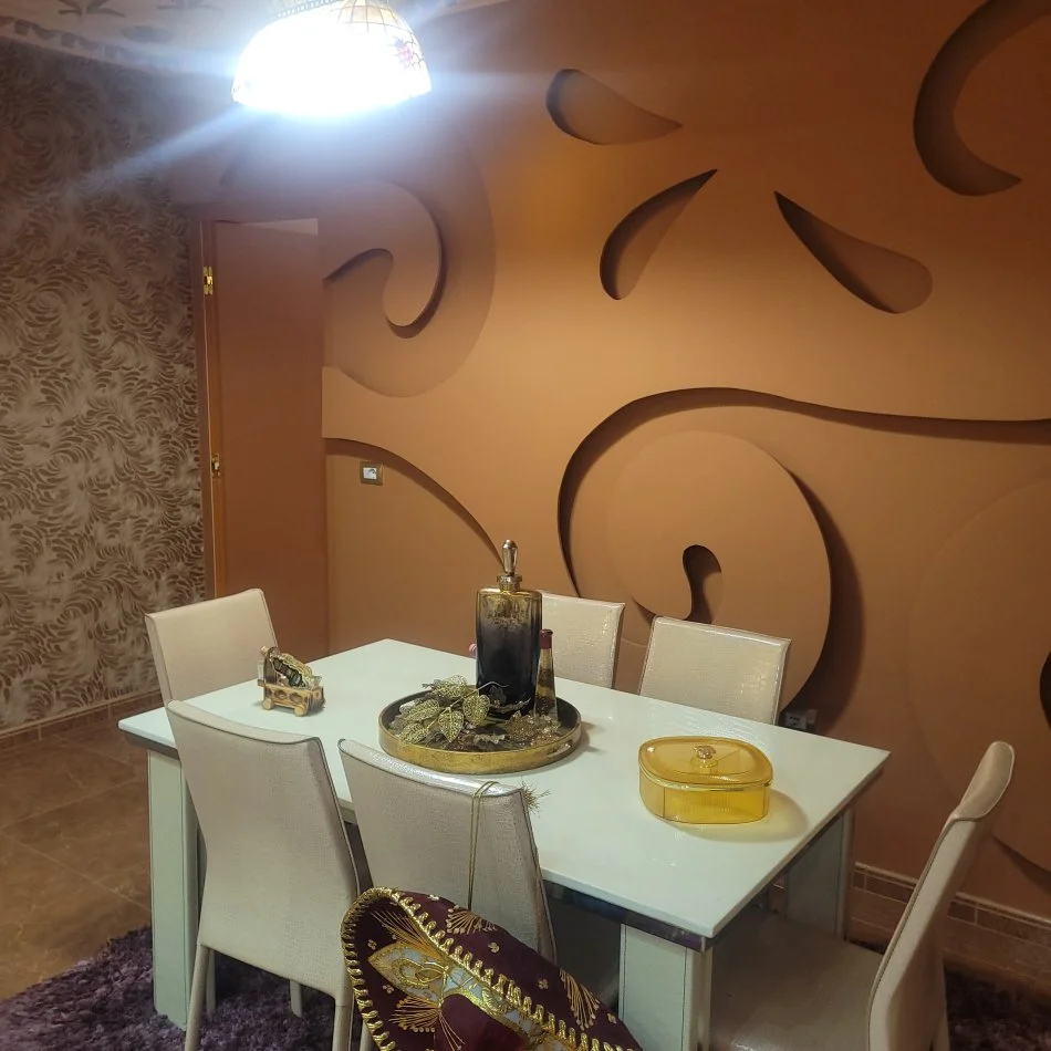 Tirane, shitet apartament 3+1+2 tualete+Ballkon Kati 2, 120 m² 240.000 € (prane kodres se diellit 1)