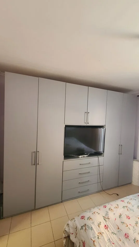 Tirane, shes Kend , Dhome Gjumi dhe Krevat Tek 970 €