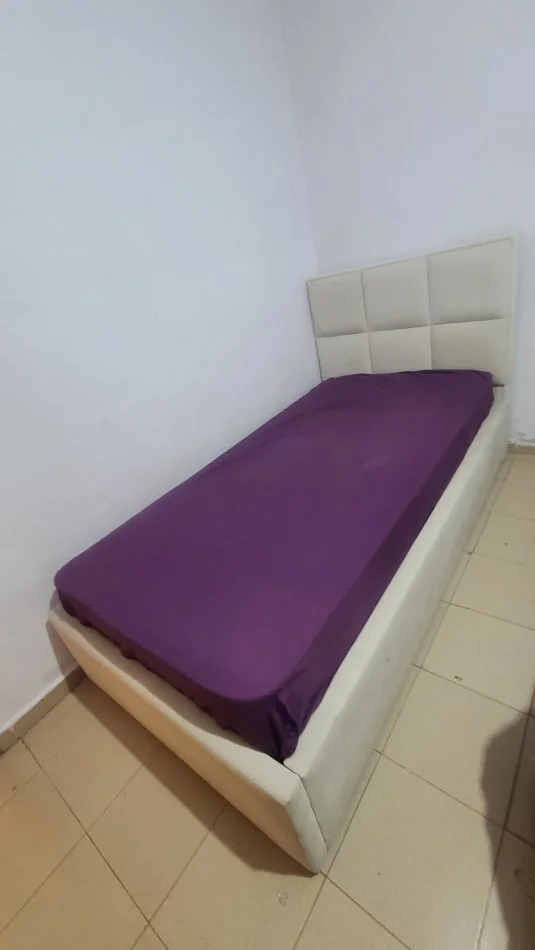 Tirane, shes Kend , Dhome Gjumi dhe Krevat Tek 970 €