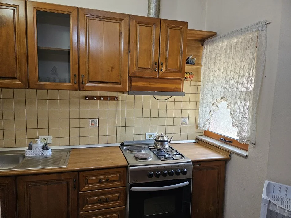 Tirane, jepet me qera apartament 2+1+Ballkon Kati 3, 130 m² 600 € (Rruge Don Bosko)