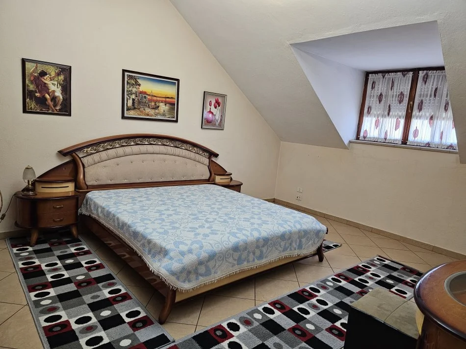 Tirane, jepet me qera apartament 2+1+Ballkon Kati 3, 130 m² 600 € (Rruge Don Bosko)