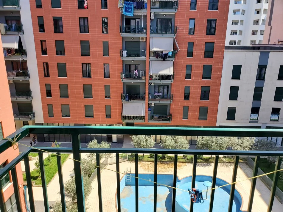 Tirane, jepet me qera apartament 2+1+Ballkon Kati 4, 104 m² 600 € (Gren City ,Astire)