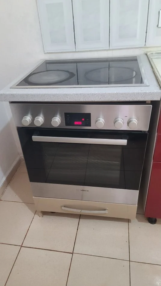 Tirane, shes Mobilje&amp; Elektroshtepiakebte perdorura ne gjendje shume te mire 1 €