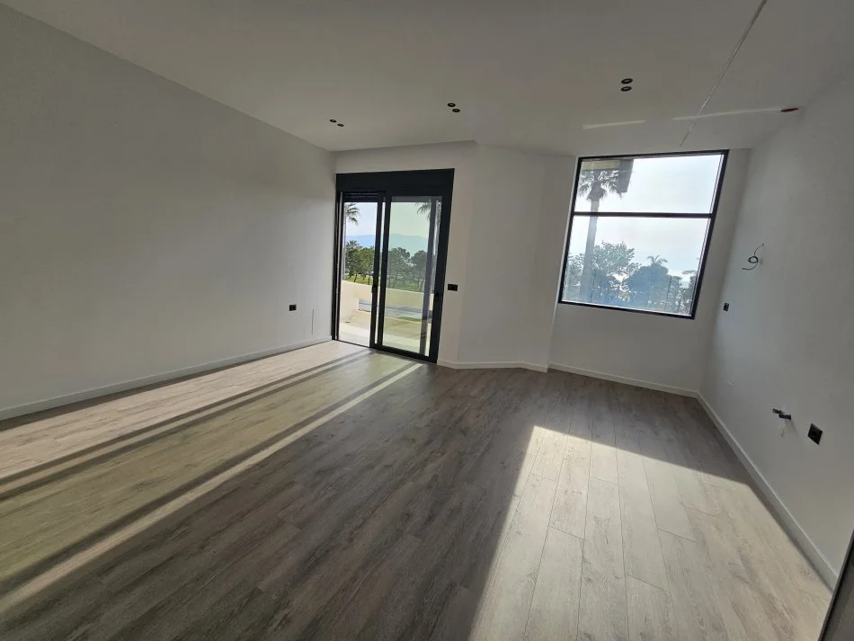 Vlore, shitet apartament 1+1+Ballkon Kati 1, 74 m² 259.000 € (Lungomare VLORE)