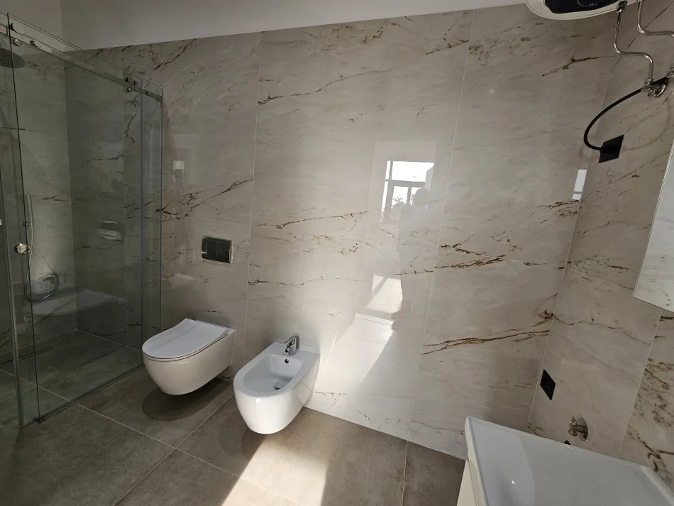 Vlore, shitet apartament 1+1+Ballkon Kati 1, 74 m² 259.000 € (Lungomare VLORE)