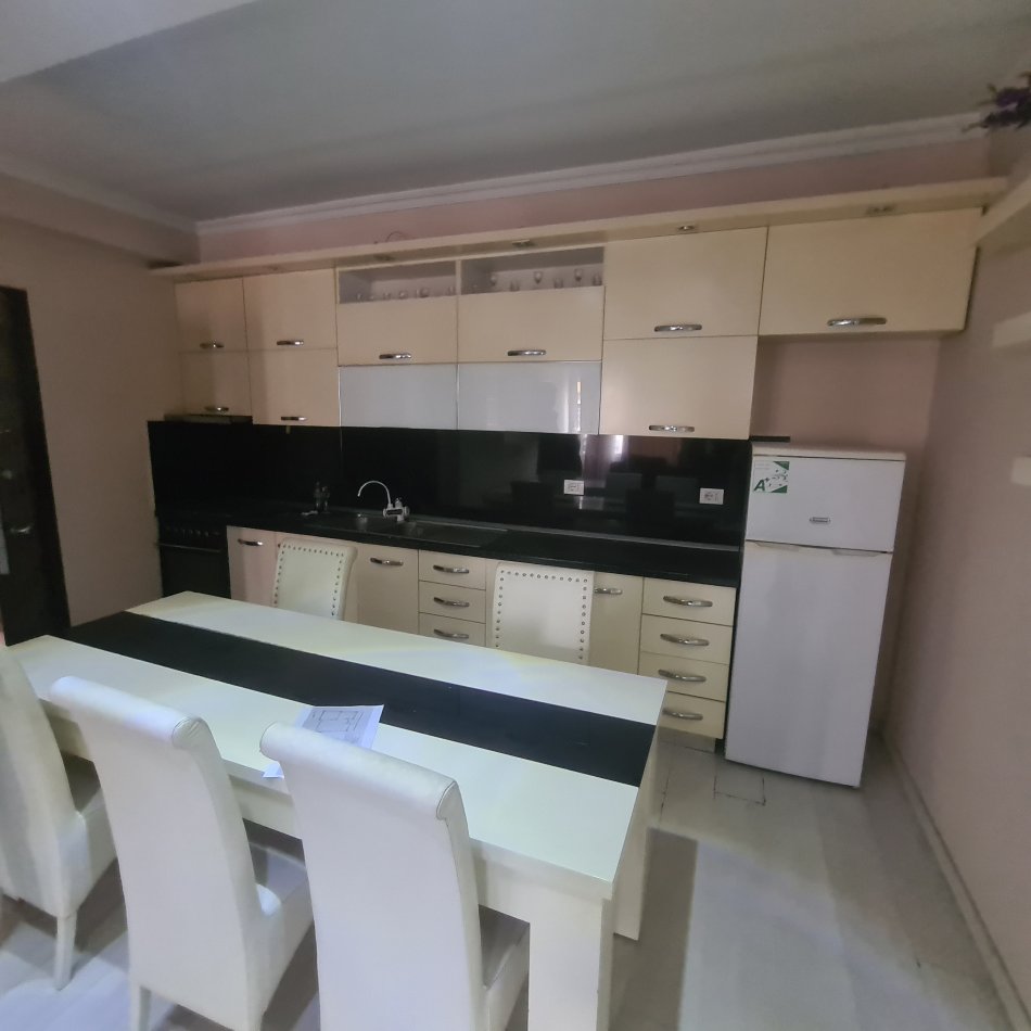 Tirane, shes apartament 2+1+Ballkon Kati 4, 103 m² 103.000 € (Rruga e Dajtit)