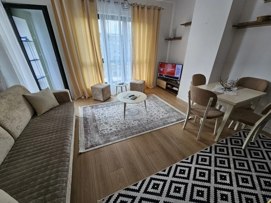 Tirane, jepet me qera apartament 1+1+Ballkon Kati 3, 62 m² 600 € (Rruga Medar Shtylla)